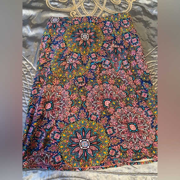 Colourful patterned jersey fabric skirt - Picture 2 of 3